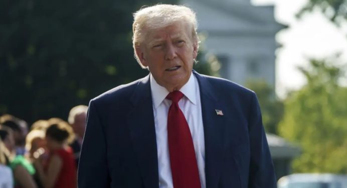 Trump establece un ultimátum de 10 a 12 días a Putin para lograr un alto el fuego en Ucrania