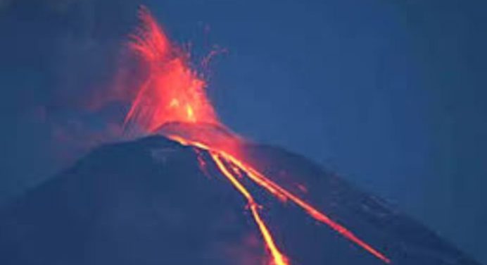 Entró en erupción el volcán Kliuchevskói luego de los dos terremotos en Rusia