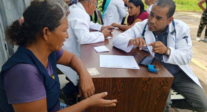 Realizan 2 mil 185 atenciones durante exitosa jornada médica en hospital de Uracoa