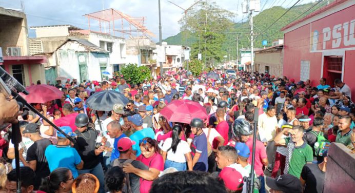 Pueblo de Acosta desbordó calles en apoyo a María Gabriela Villarroel a la alcaldía