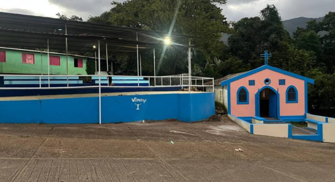 Más de 80 familias beneficiadas con instalación de luminarias en Acosta