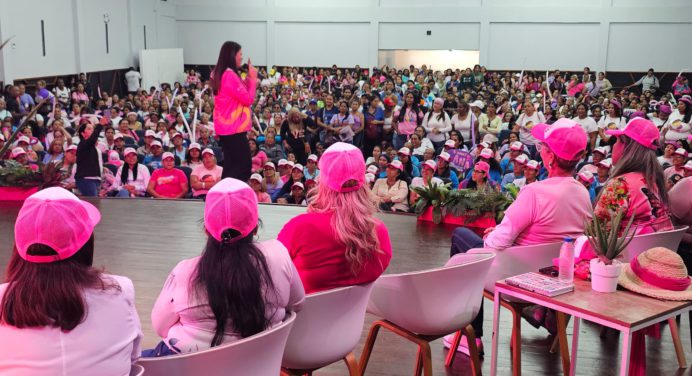 Ana Fuentes sostuvo encuentro con las mujeres de Maturín‎