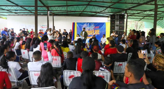 Ernesto Luna realiza gabinete de Gobierno Comunal en la parroquia Teresén de Caripe
