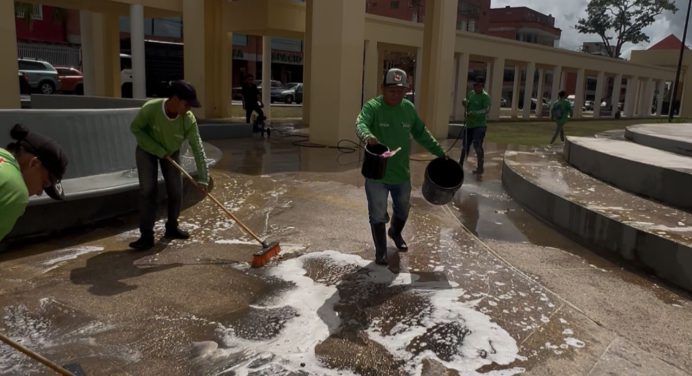 Iamam desinfectó plazoleta de la Catedral de Maturín