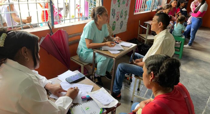Más de 800 personas atendidas en jornada de atención integral en zonas rurales de Cedeño