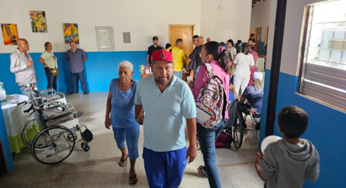 Alcaldía llevó jornada social para adultos mayores en La Gran Victoria