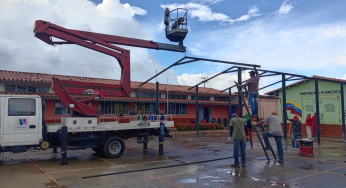 Gobernación y Obras Públicas atienden más de 5 mil personas con mejora de infraestructuras
