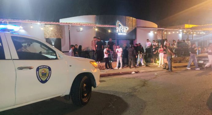 SIP Polimaturín y la PNB cerraron tres locales nocturnos