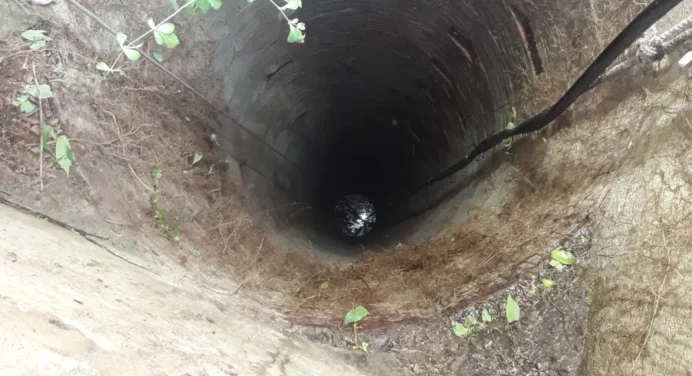 Rescataron a joven que cayó en pozo de 20 metros