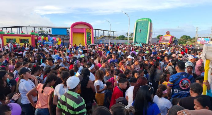 Alcalde Carlos Requena agasajó a más 5 mil niños del municipio Libertador