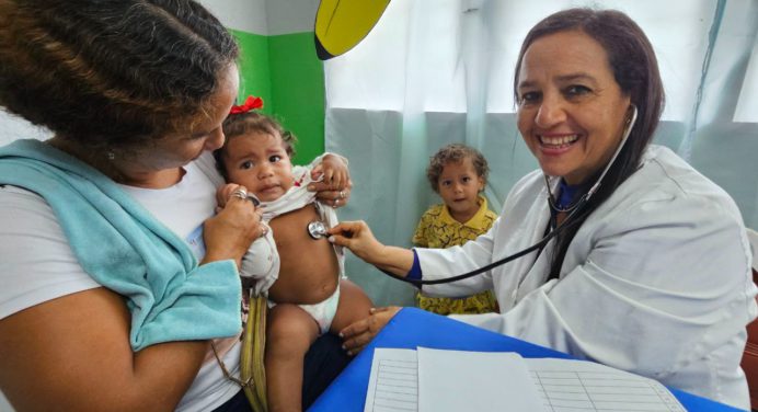 Llevan jornada de salud a 400 familias en Prados del Sur