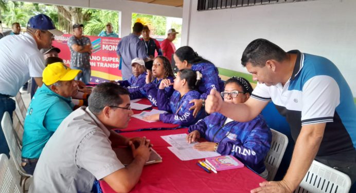 Más de mil transportistas del municipio Ezequiel Zamora recibieron asesoría y atención