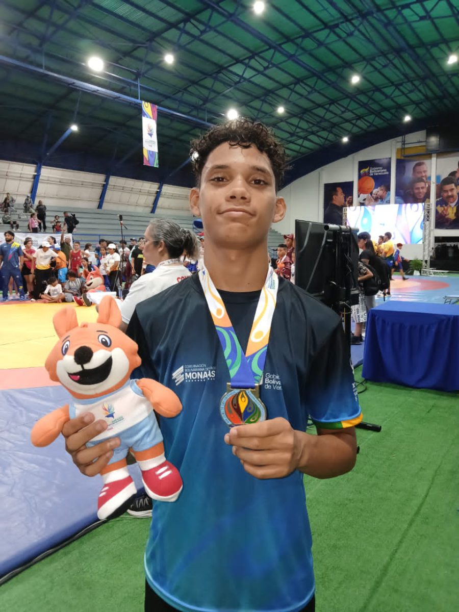 Monagas brilla en los Juegos Estudiantiles 2025 con doble oro en lucha grecorromana 3 Abrahan Vargas2