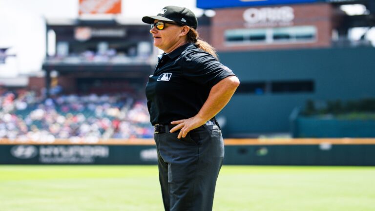 Jen Pawol marcó un hito en las Grandes Ligas 1 Jen Pawol