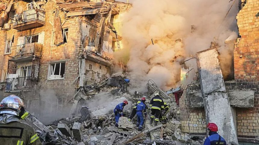 Ataque masivo ruso en Kiev cobra la vida de 14 personas 1 Ataque masivo ruso