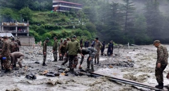 En el Himalaya Indio: Más de 100 personas siguen desaparecidas y 5 muertes confirmadas