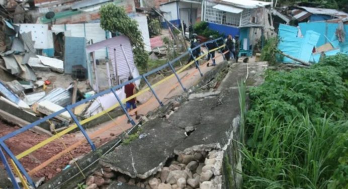 Lluvias continuas en Táchira deja 300 viviendas colapsadas