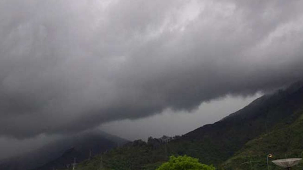 ¡No dejes el paragua! Vaguada monzónica causa lluvias intensas en algunos estados 2 Vaguada monzónica