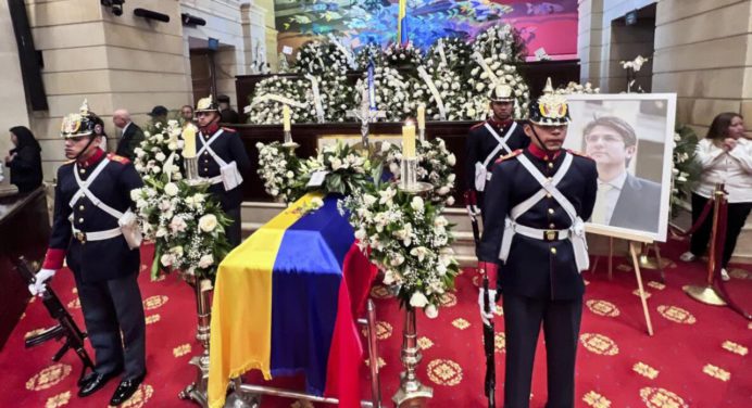 Gobierno colombiano no asistió al funeral de Uribe Turbay por petición de la familia
