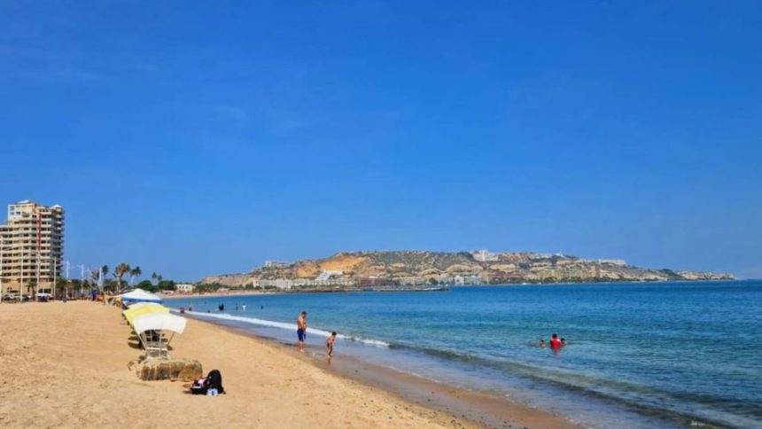 Autoridades de Lechería instan a no ir a las playas por condiciones de alto oleaje 1 de Lechería