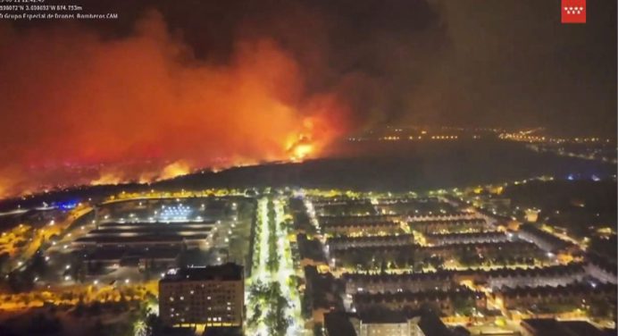 Incendios arrasan en España: Un muerto y miles de personas evacuadas en la emergencia