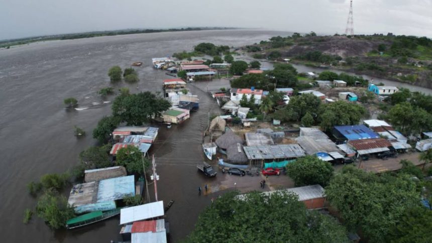 Familias de Amazonas regresan a sus casas después de la crecida del Orinoco 1 Familias de Amazonas
