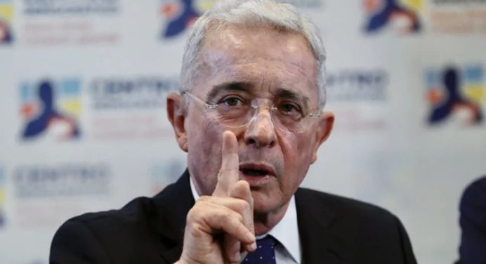 Uribe desiste a la prescripción del caso en su contra por el que fue condenado