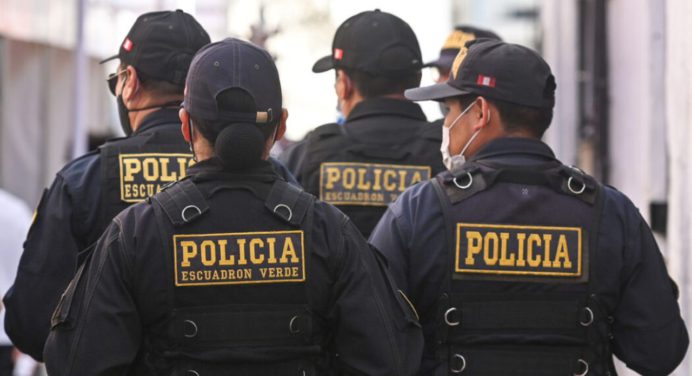 Desmantelan red de corrupción en Perú: 9 policías arrestados por exigir sobornos