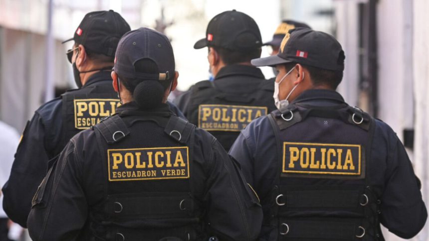 Desmantelan red de corrupción en Perú: 9 policías arrestados por exigir sobornos 1 red de corrupción