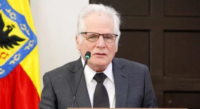 Padre de Miguel Uribe Turbay anuncia su precandidatura presidencial en Colombia