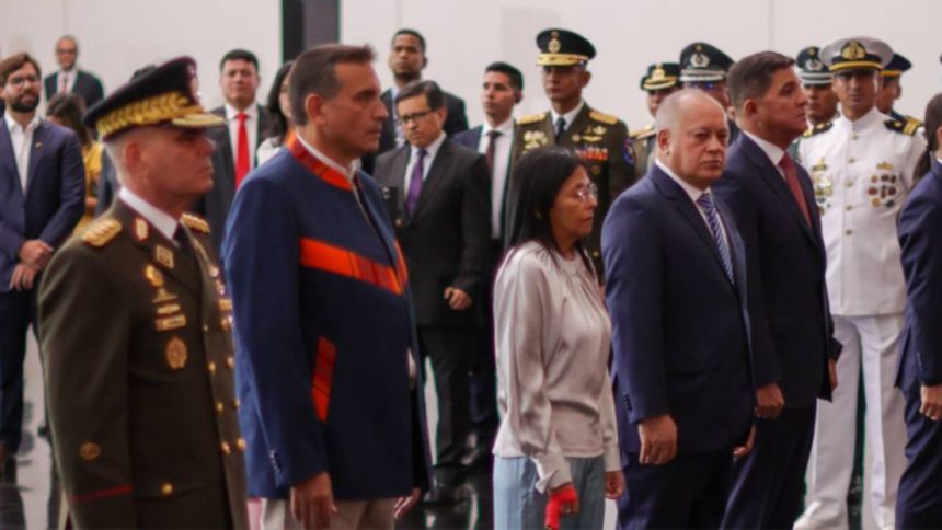 Autoridades honran el bicentenario de Bolivia con ofrenda a El Libertador 1 bicentenario de Bolivia