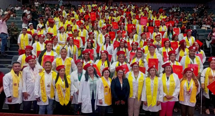 Universidad de la Salud otorga 445 títulos en Monagas