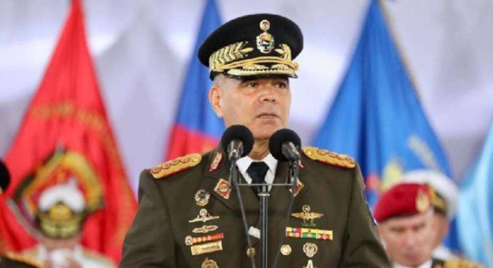 Padrino López anuncia despliegue de buques en aguas del Caribe