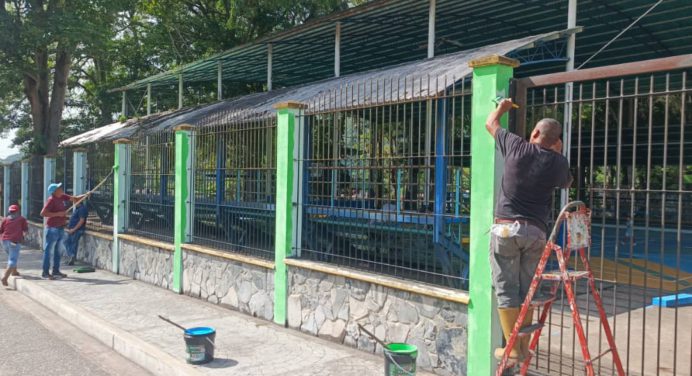 Alcalde «Chúo» Velásquez ordenó recuperación de cancha y parque El Cafetal