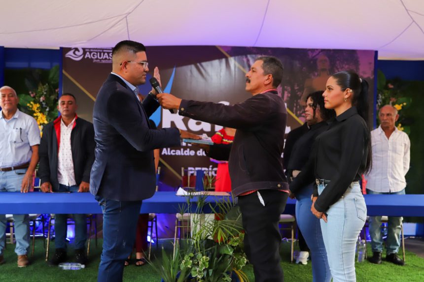 Rafael Sánchez Mérida juramentado como alcalde del municipio Aguasay 1 Aguasay
