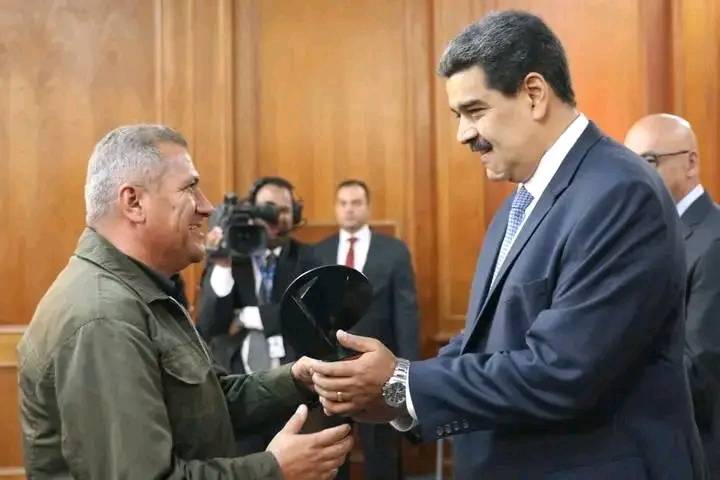 alcides martinez con maduro2