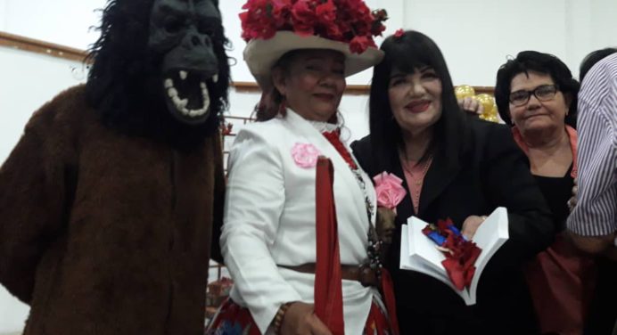 Magleny Betancourt presenta su libro “Sentimientos del alma»