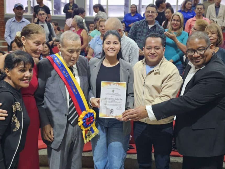 Otorgan condecoración "Dr. Carlos Molhe" al maestro Apolinar Cantor 1 carlos mohle