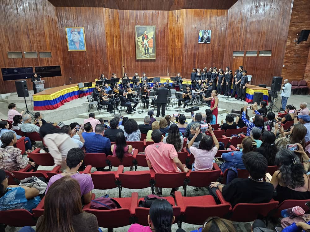 Otorgan condecoración "Dr. Carlos Molhe" al maestro Apolinar Cantor 2 carlos mohle2