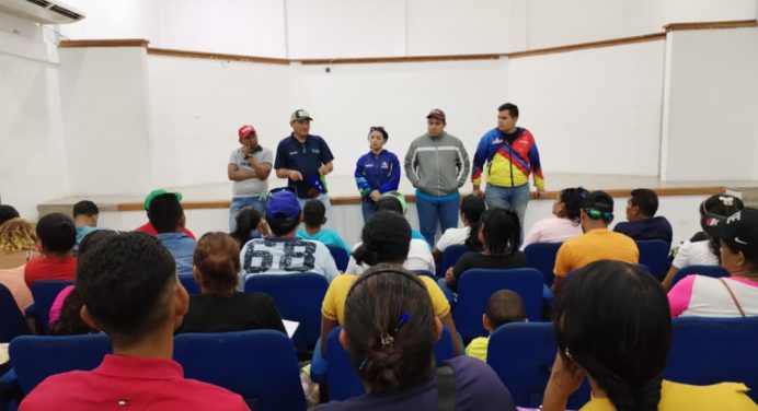 Escuela de fortalecimiento del Poder Popular asesora a jóvenes en Cedeño