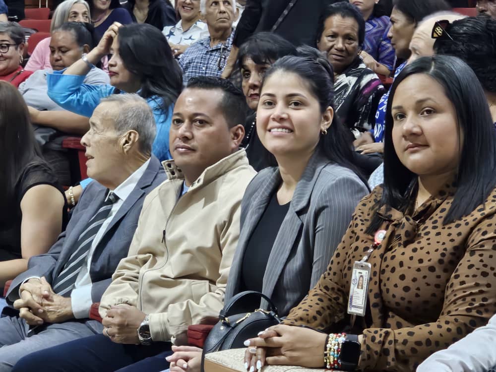 Otorgan condecoración "Dr. Carlos Molhe" al maestro Apolinar Cantor 3 condecoracion3