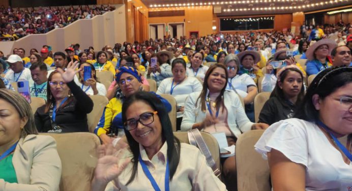 Congreso de maestros bolivarianos define 7 ejes para transformar la educación