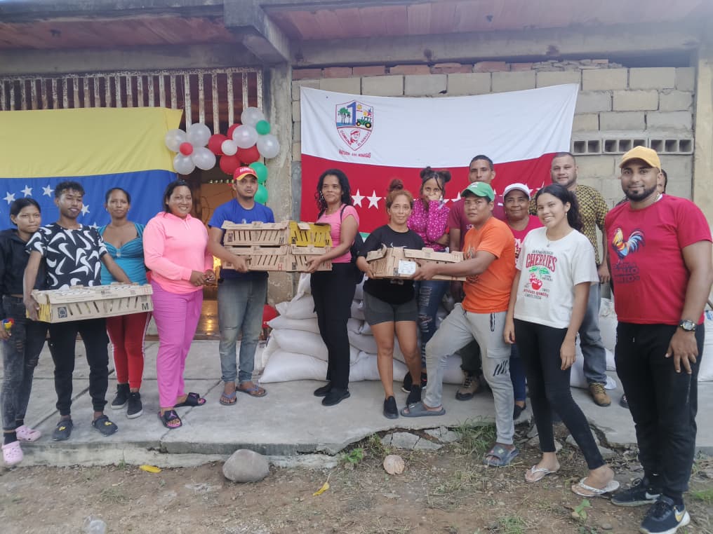 Juventud de la comuna "El Rosillo" arranca proyecto de cría y engorde de pollos 2 el rosillo2