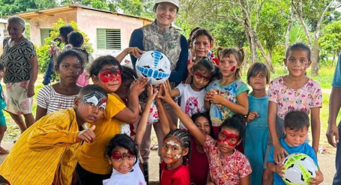 Con jornada social favorecen a familias de Los Barrancos por crecida del Orinoco‎