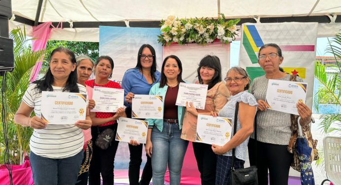 Instituto Estadal de la Mujer certifica a más de 450 monaguenses en artes y oficios