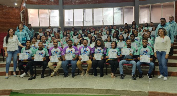 Fundación El Niño Simón certifica a recreadores para el Plan vacacional