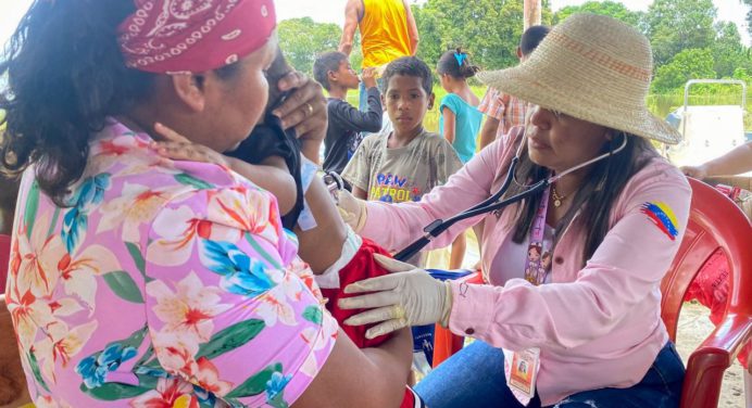 Gobierno regional brinda atención a Mil 200 personas por crecida del Orinoco