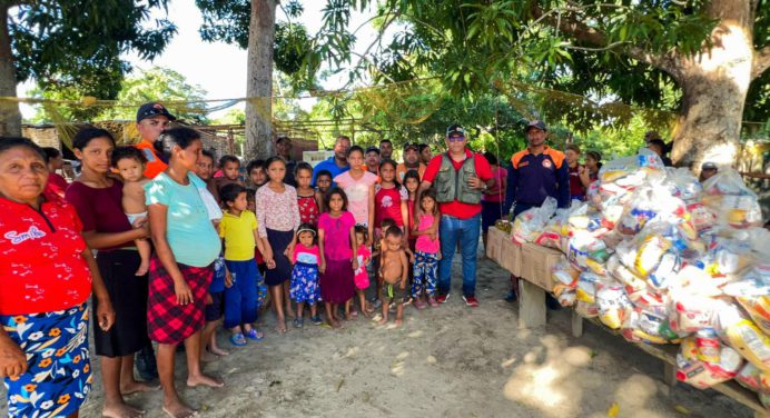 Atienden a familias de las comunidades fluviales de Barrancas del Orinoco