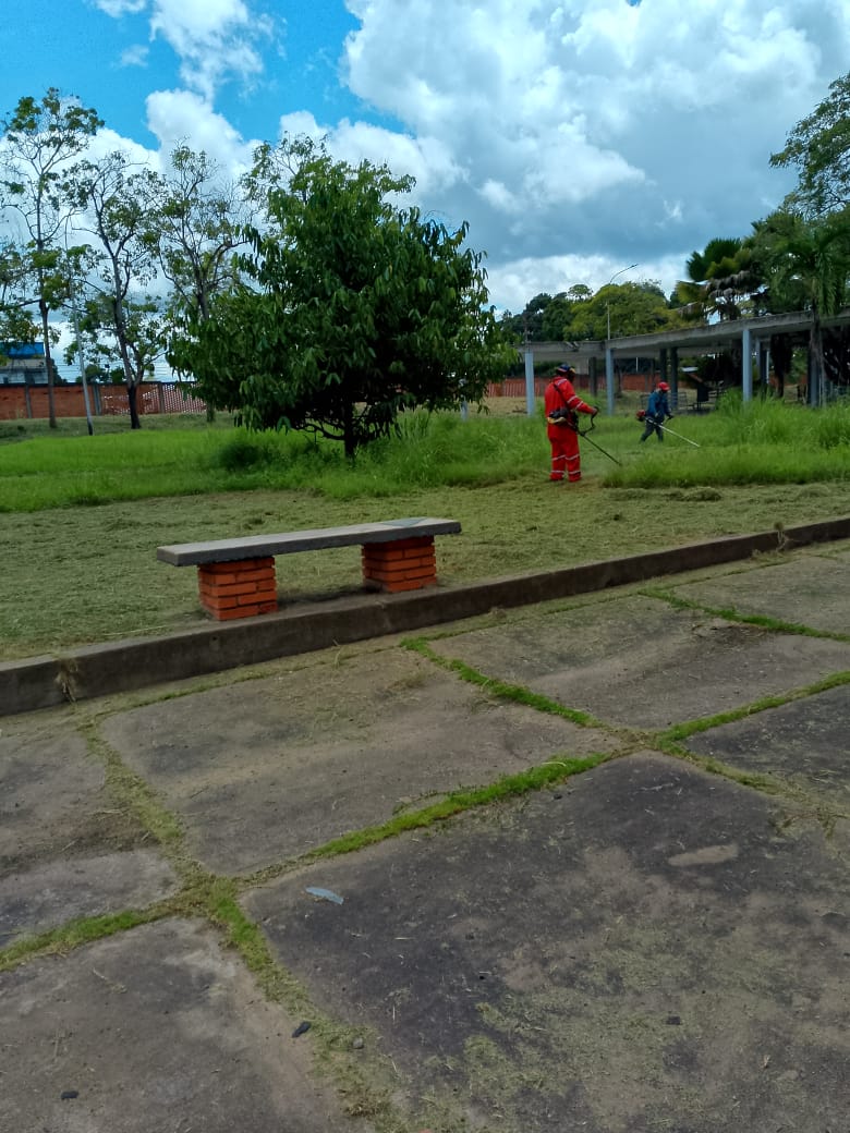 Jornada "Manos a la UDO" embelleció el campus Los Guaritos 3 udo 3