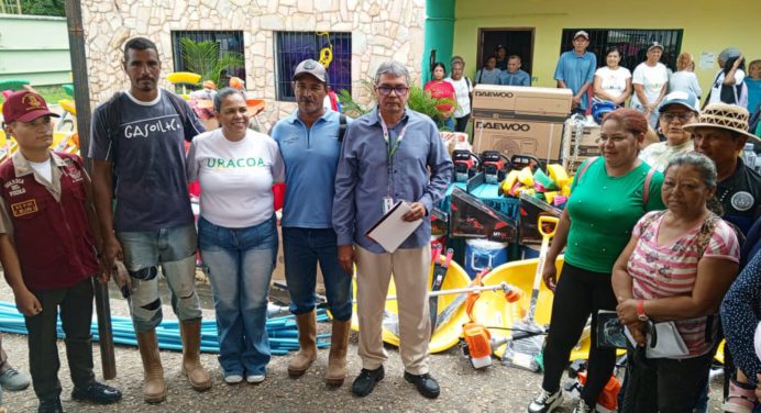 Alcaldesa Evelin Martínez entrega herramientas para fortalecer servicios públicos